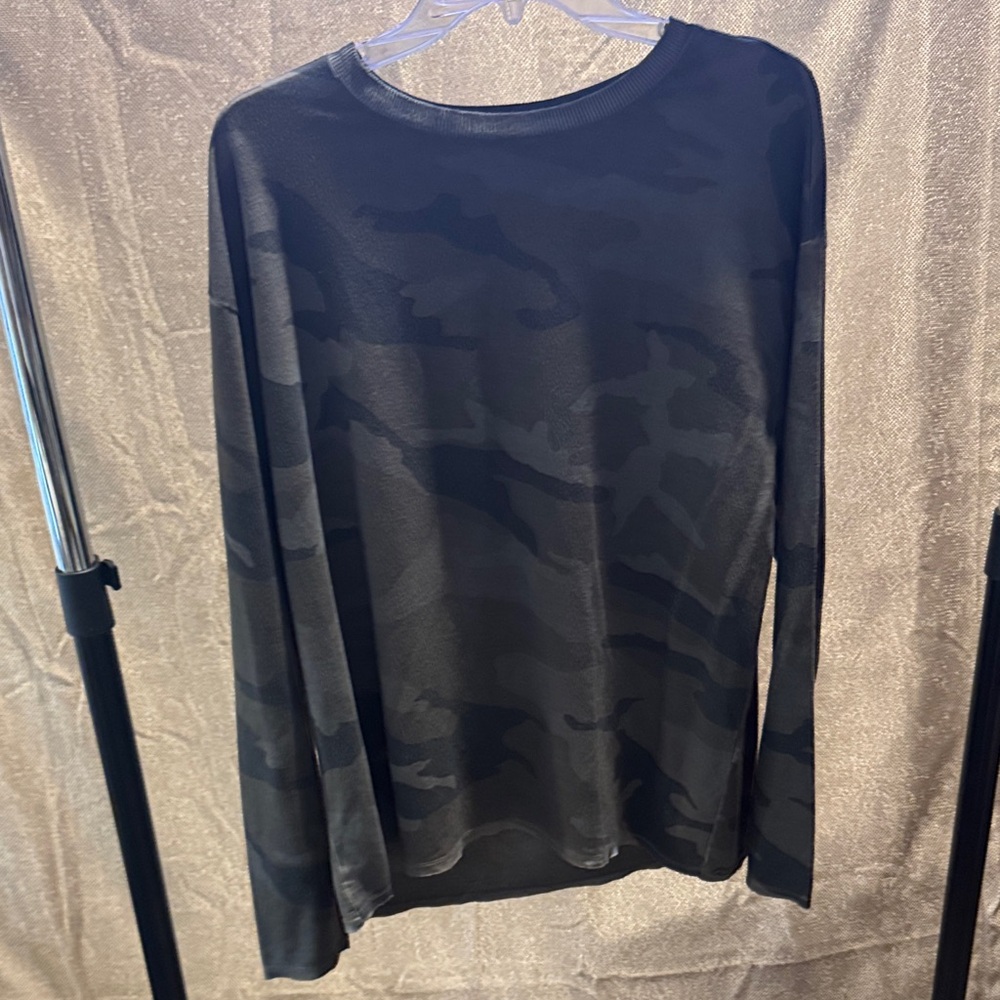 Dantelle Women’s Dark Camouflage Long Sleeve Tee